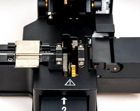 Jonard Tools One Step Fiber Optic Cleaver with Auto-Rotating Blade, FC-600