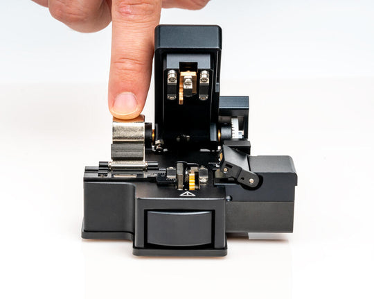 Jonard Tools One Step Fiber Optic Cleaver with Auto-Rotating Blade, FC-600