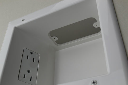 DataComm Expandable Media Box w/ Duplex Receptacle, 45-0051-WH
