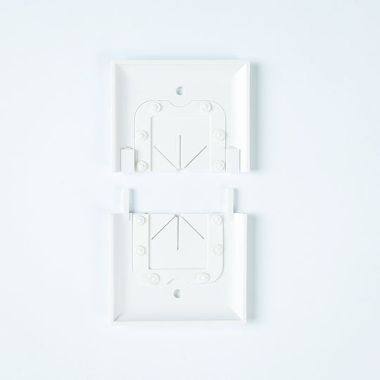 DataComm Split Wall Plate with Flexible Opening