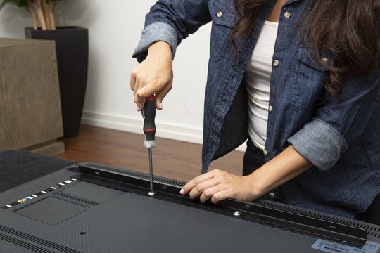 Hangman Outdoor TV Hanger, 32-80"