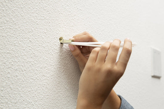 Hangman Simple Mount TV Hanger w/ Stud Finder, 32"-80"